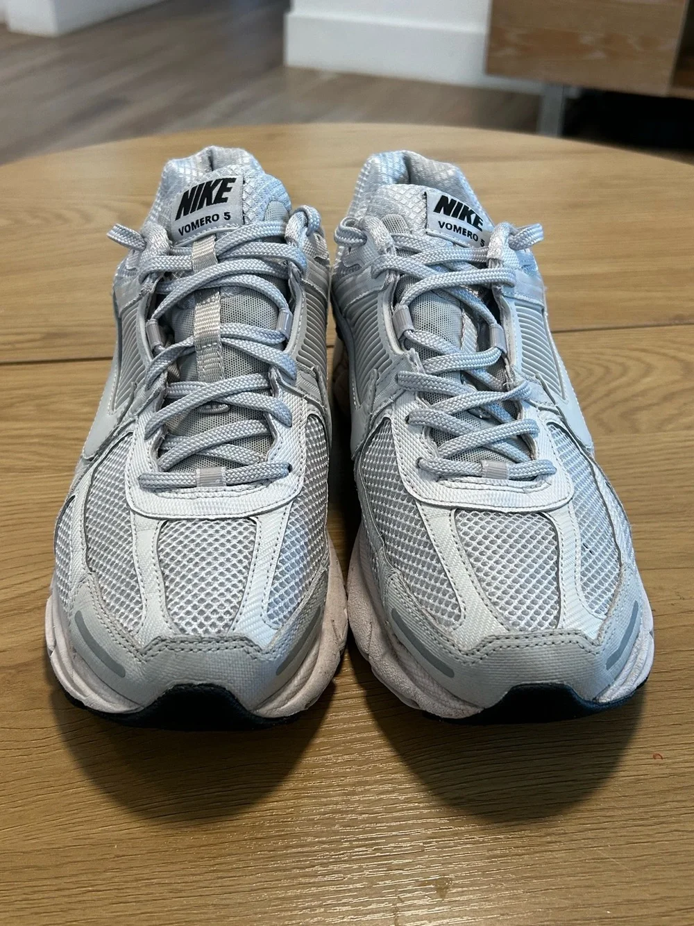 Nike Vomero 5, Silver/White Athletic Sneakers